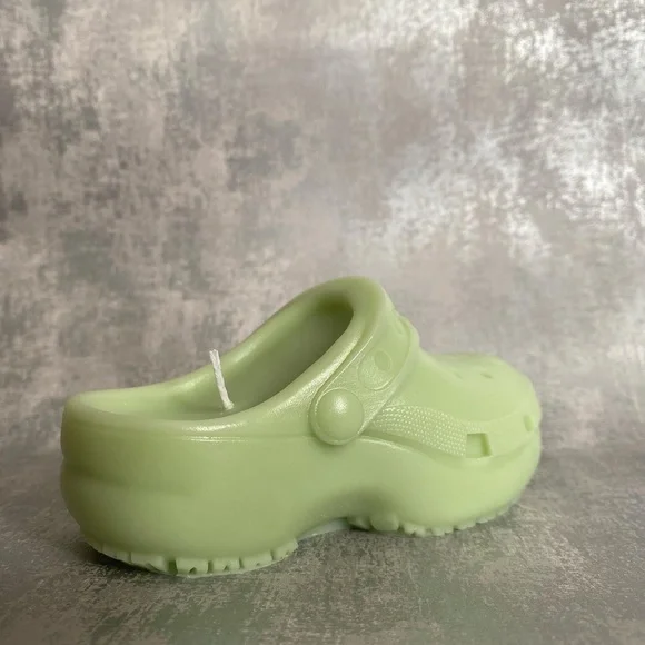 Lime Basil and Mandarin-  Sage Green Croc Candle 💚 - Picture 3 of 3